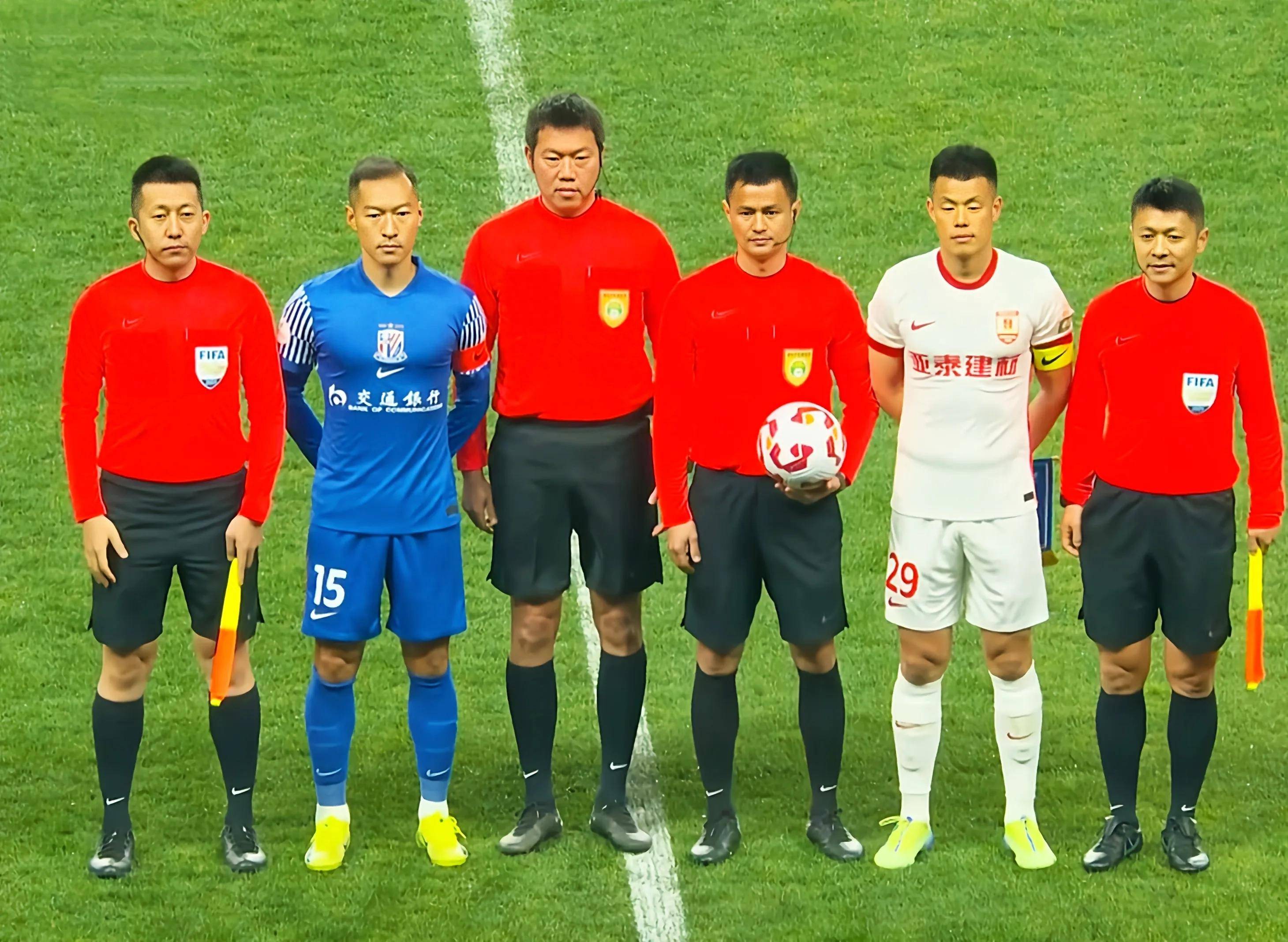 关于上海申花发布备战花絮；国际比赛日门线救险；意甲任务艰巨；训练强度明显提升的信息